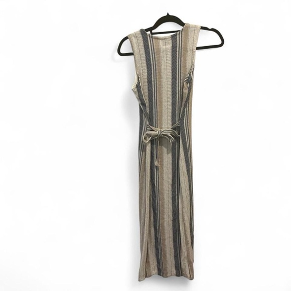 Striped Sleeveless Dress - Picture 4 of 4